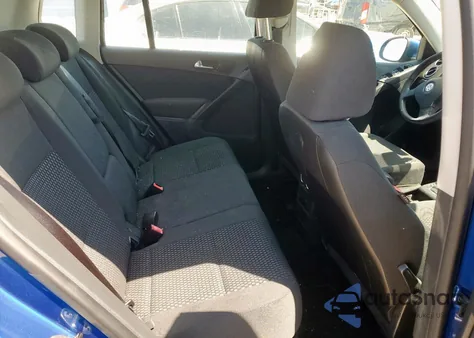 2010 Volkswagen Tiguan S из США, поврежденный, VIN WVGAV7AXXAW004058